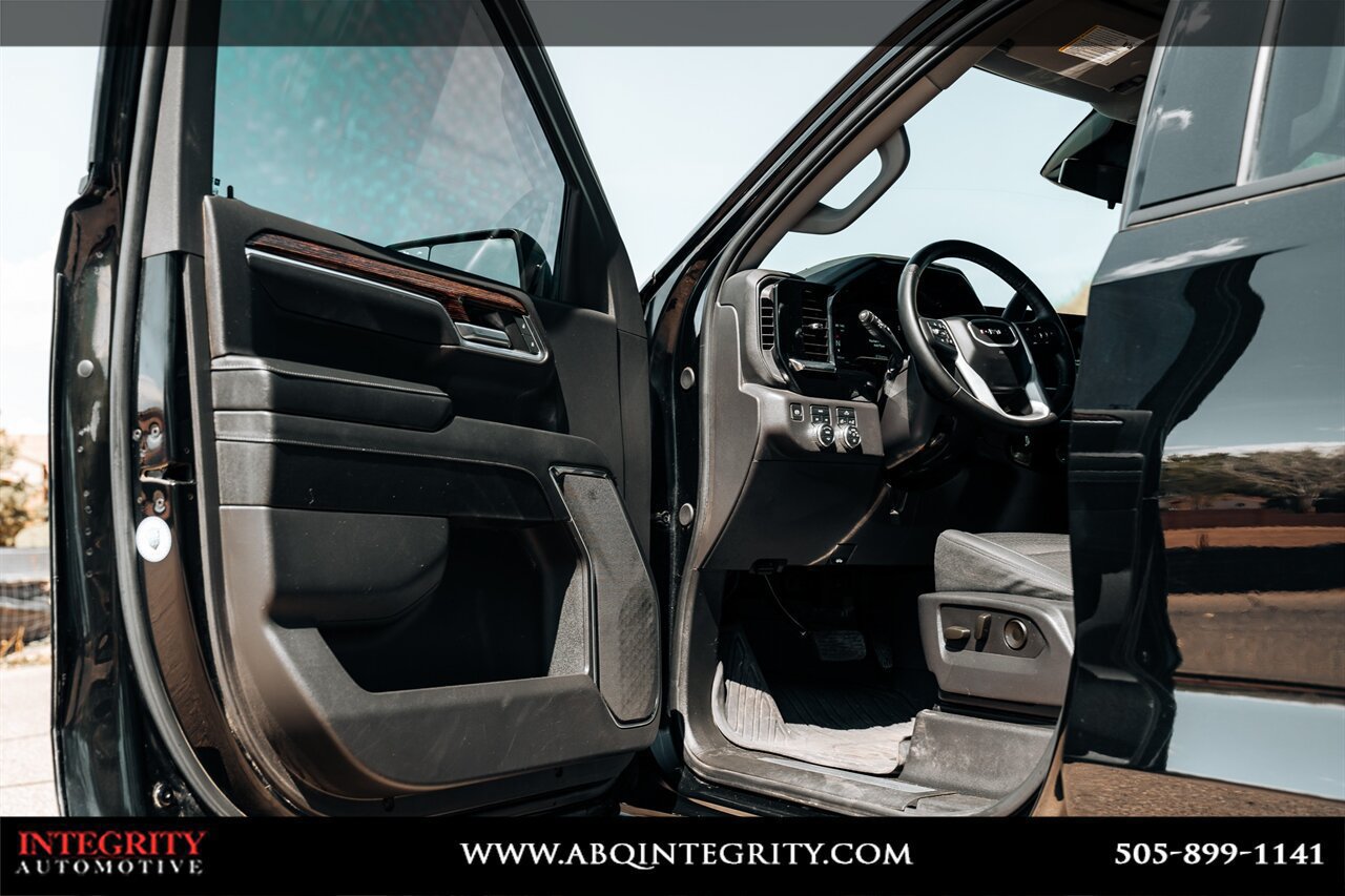 Used 2024 GMC Sierra 1500 Elevation w/ LPO, Elevation Black Package AWD/4WD image 14