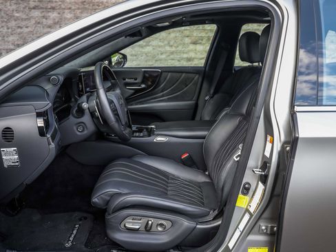 Used 2024 Lexus LS 500 AWD w/ Interior Upgrade Package image 24