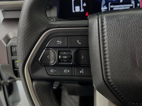 Used 2025 Toyota 4Runner SR5 AWD/4WD image 19