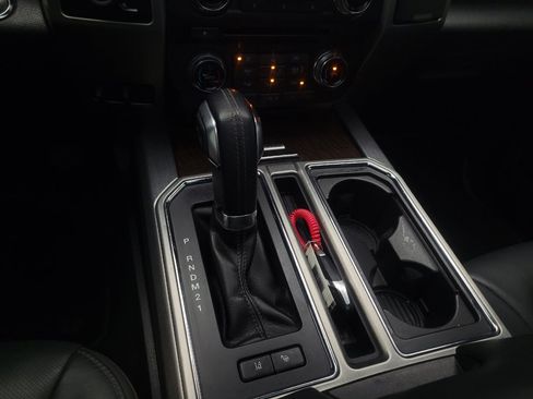 Used 2015 Ford F150 Platinum w/ Equipment Group 701A Luxury AWD/4WD image 26