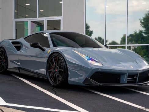 Used 2016 Ferrari 488 GTB RWD image 7