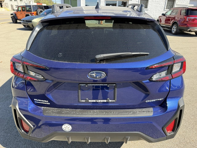 Used 2025 Subaru Crosstrek 2.5i Premium AWD/4WD image 4