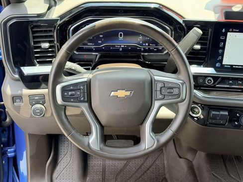 Used 2024 Chevrolet Silverado 1500 LT w/ Safety Package AWD/4WD image 18