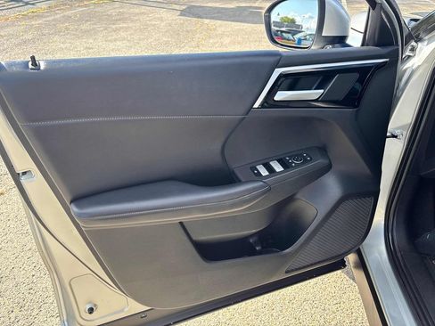 Used 2024 Mitsubishi Outlander SE AWD/4WD image 9