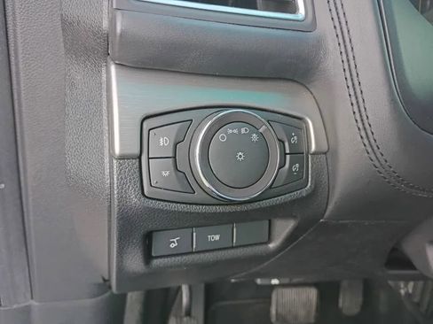 Used 2017 Ford Explorer Platinum image 19