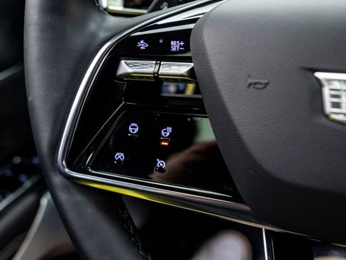 Used 2025 Cadillac Lyriq Luxury w/ LPO, Floor Liner Package image 30