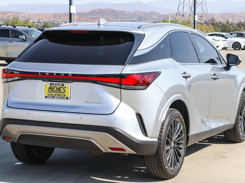 Used 2025 Lexus RX 350 Premium w/ Convenience Package FWD image 4