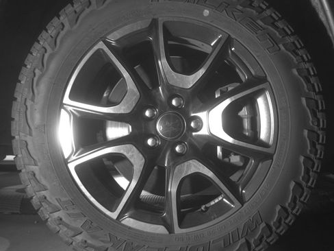 Used 2025 Jeep Compass Trailhawk AWD/4WD image 13