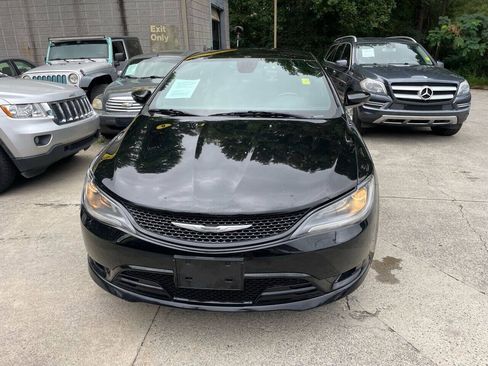 Used 2015 Chrysler 200 S w/ Comfort Group FWD image 3