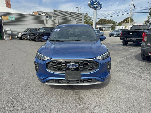 Certified 2023 Ford Escape ST-Line Select w/ Tech Pack #2 AWD/4WD image 2
