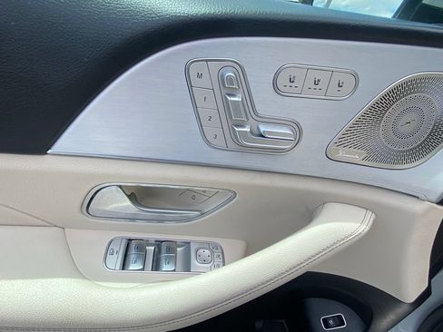 Used 2024 Mercedes-Benz GLS 450 4MATIC image 11