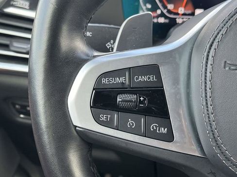 Used 2022 BMW X7 M50i w/ Executive Package image 33