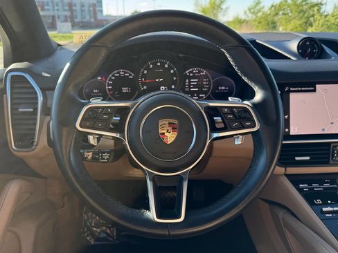 Certified 2023 Porsche Cayenne AWD/4WD image 16