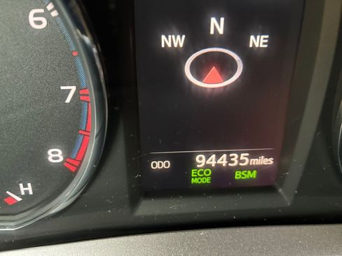 Used 2017 Toyota RAV4 Limited image 16