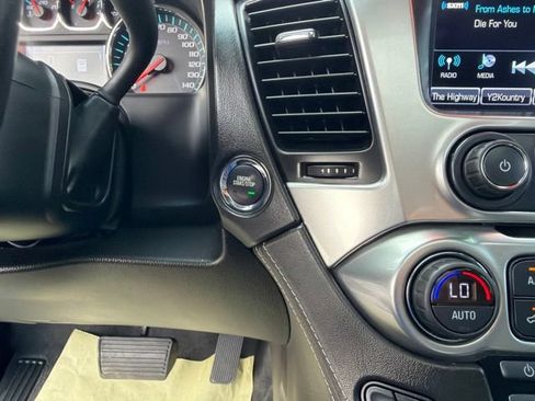 Used 2019 Chevrolet Tahoe LT w/ LT Signature Package AWD/4WD image 25