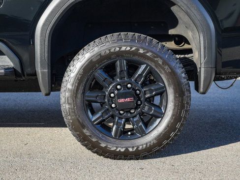 Used 2024 GMC Sierra 2500 AT4 w/ AT4 Premium Plus Package image 16