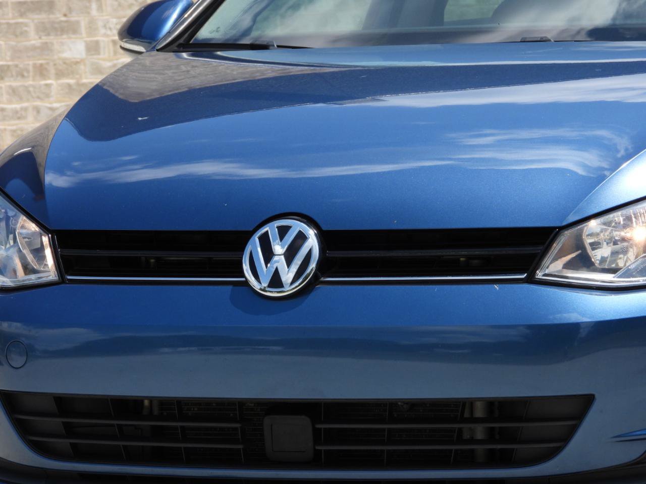 Used 2017 Volkswagen Golf Wolfsburg Edition FWD image 5