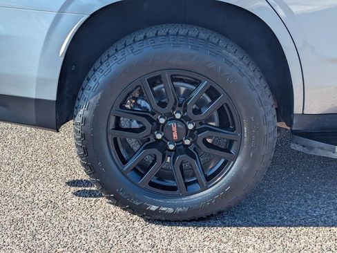 Used 2023 Chevrolet Tahoe Premier image 9