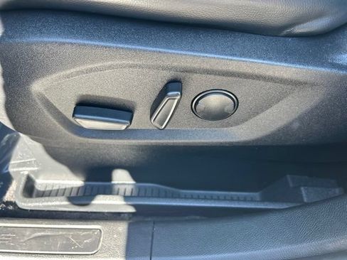Used 2024 Ford Edge SEL AWD/4WD image 16