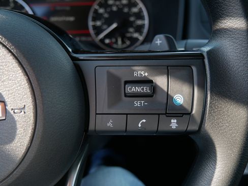 Used 2023 Nissan Rogue SV image 28