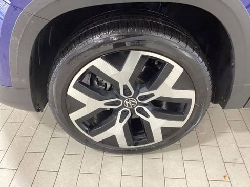Used 2023 Volkswagen Taos SEL image 22