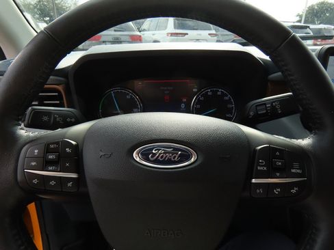 Used 2022 Ford Maverick Lariat w/ Lariat Luxury Package image 27