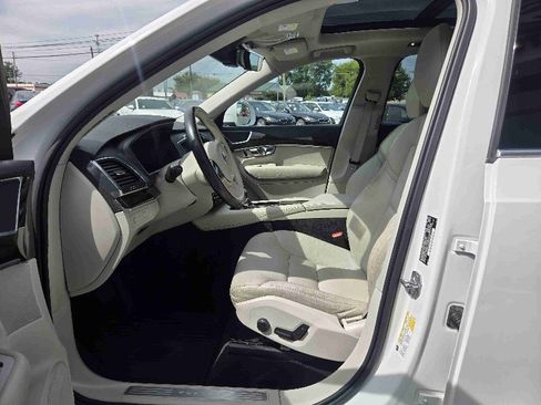 Used 2019 Volvo XC90 T6 Momentum image 9