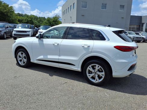 Certified 2025 Audi Q5 Premium w/ Convenience Package AWD/4WD image 5