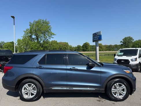 Used 2020 Ford Explorer XLT RWD image 4