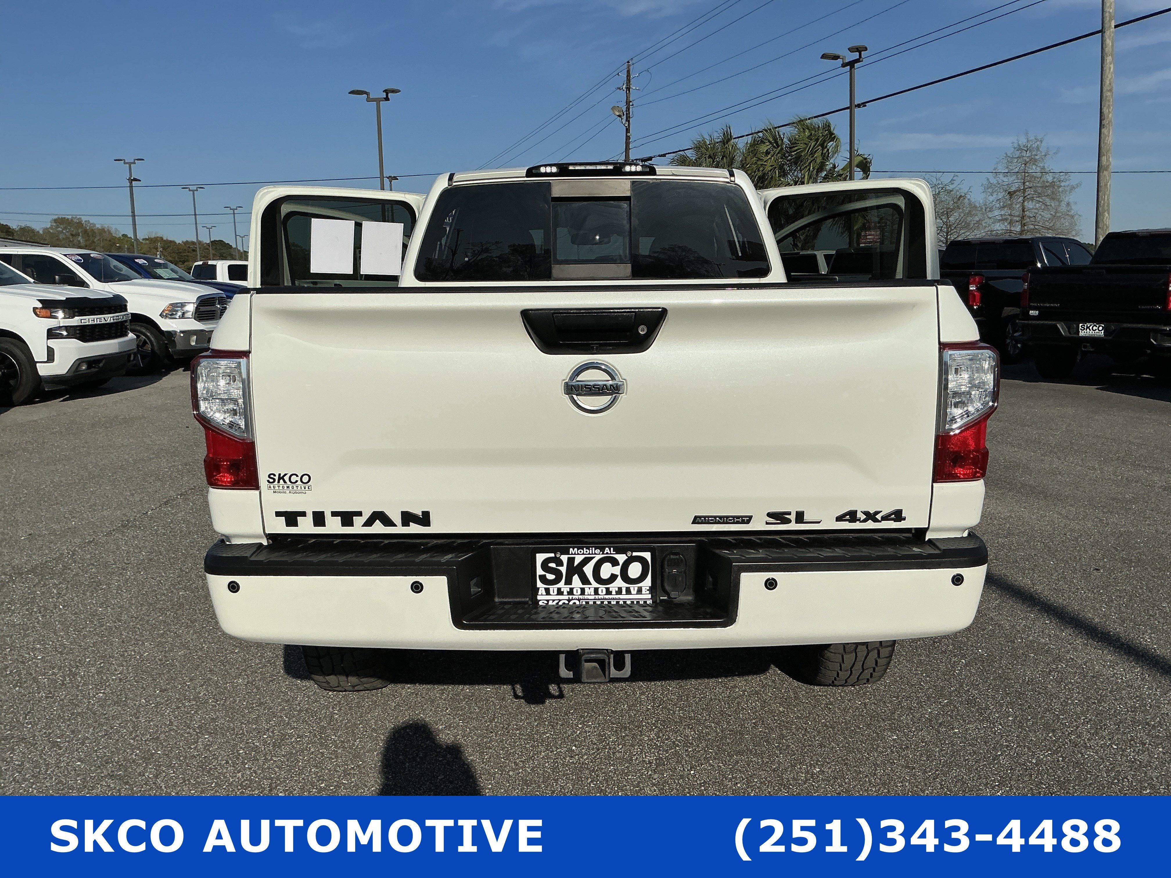 Used 2018 Nissan Titan SL w/ Midnight Edition AWD/4WD image 32
