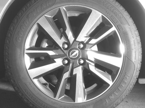 Used 2025 Nissan Versa SV image 12