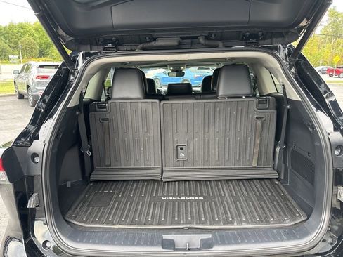 Used 2023 Toyota Highlander XLE image 34