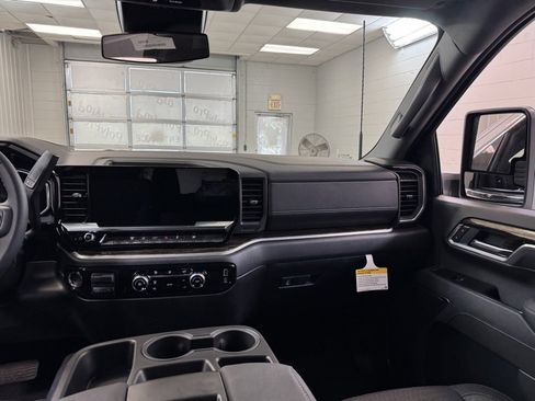 New 2026 GMC Sierra 2500 SLE image 24