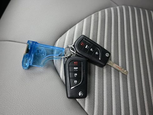 Used 2023 Toyota Camry SE image 50