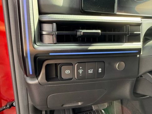 Certified 2025 Hyundai Santa Fe Calligraphy FWD image 12