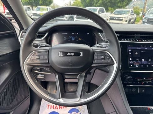 Used 2023 Jeep Grand Cherokee L Laredo AWD/4WD image 19