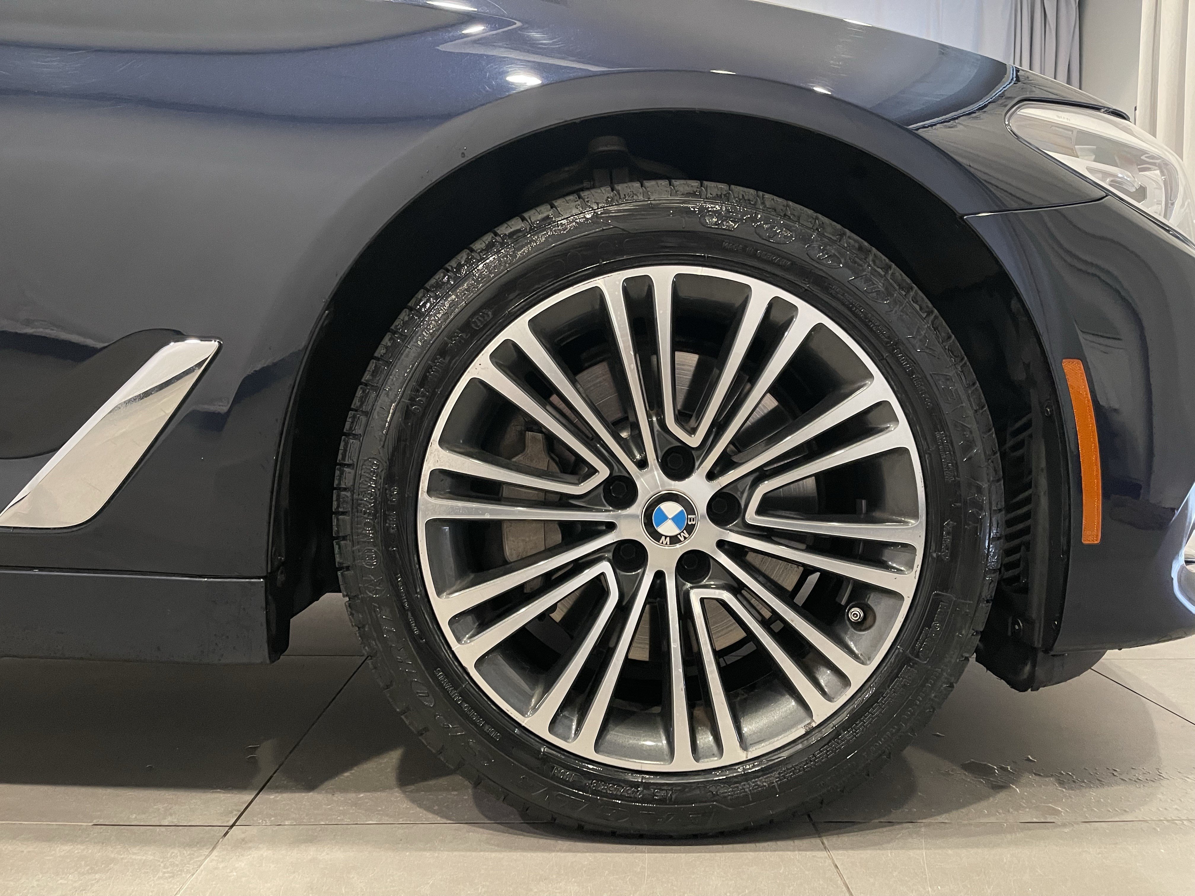 Used 2020 BMW 530i xDrive w/ Convenience Package AWD/4WD image 10