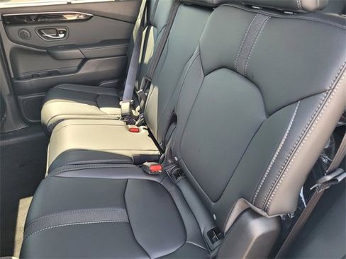 New 2025 Honda Pilot Touring image 9