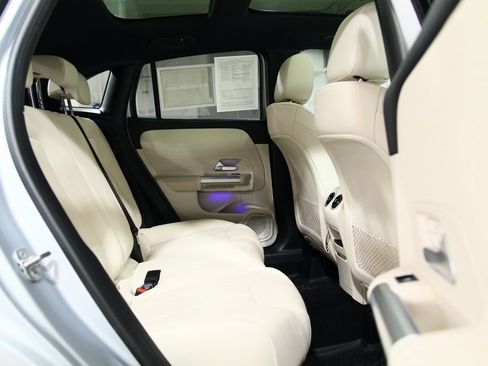 Used 2025 Mercedes-Benz GLA 250 4MATIC image 25