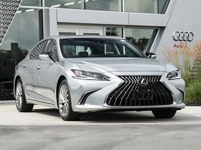 Used 2023 Lexus ES 300h Ultra Luxury w/ Accessory Package (Z2)