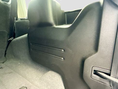 Used 2024 Jeep Wrangler Unlimited Rubicon w/ Safety Group AWD/4WD image 29