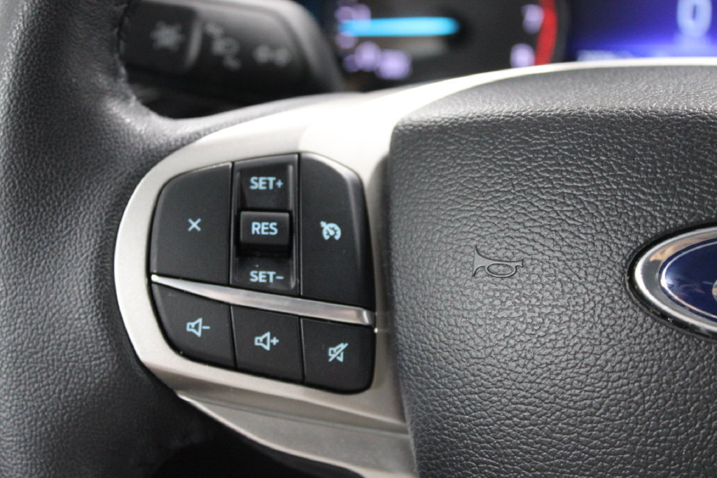 Used 2024 Ford Explorer XLT RWD image 38