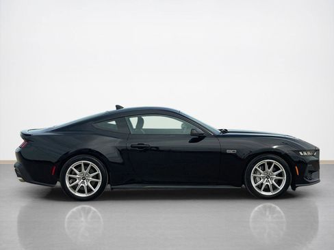 Used 2025 Ford Mustang GT Premium image 8