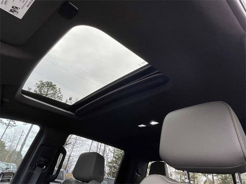 Used 2023 Chevrolet Silverado 1500 ZR2 w/ Technology Package image 6