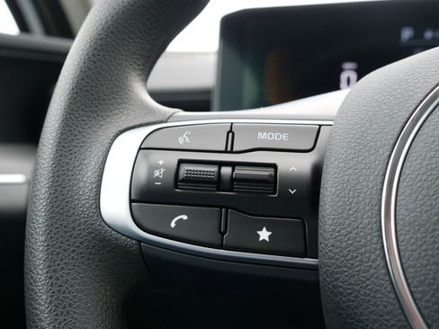 New 2025 Kia K5 LXS image 19