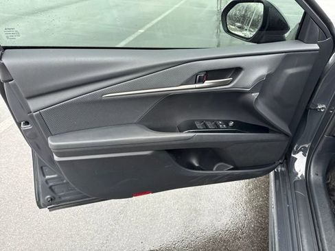 Used 2025 Toyota Camry SE image 23
