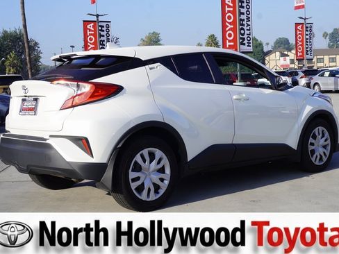 Used 2019 Toyota C-HR LE image 4