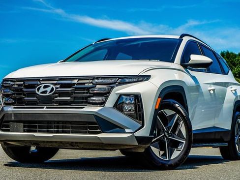 Certified 2025 Hyundai Tucson SEL FWD image 1