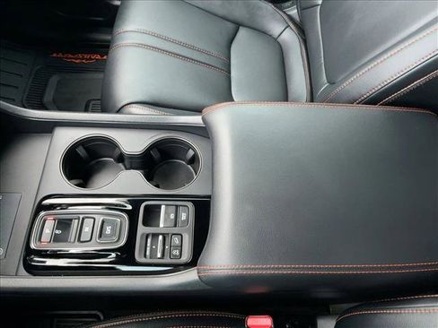 Used 2025 Honda Pilot TrailSport image 15