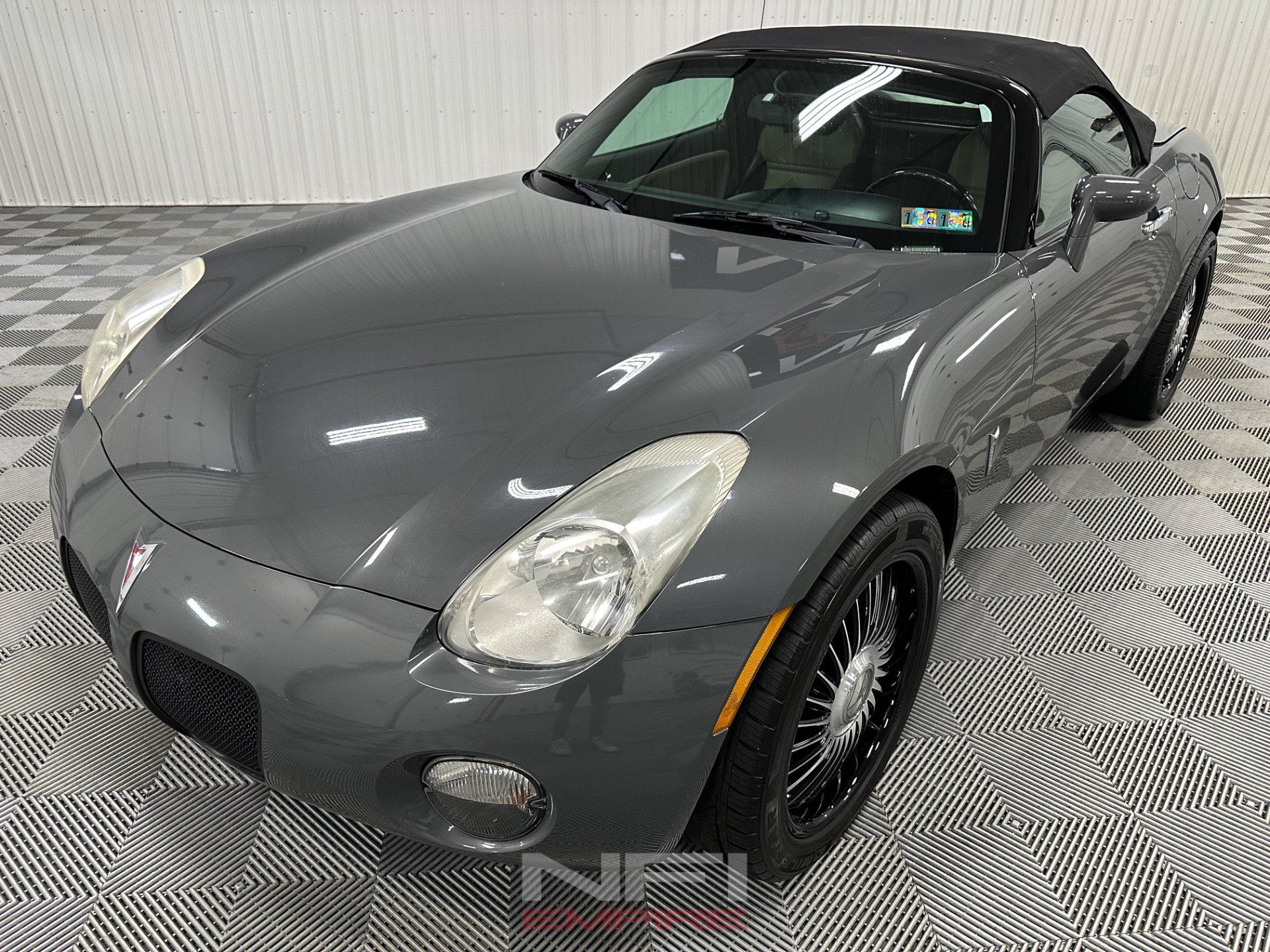 Used 2008 Pontiac Solstice Convertible w/ Premium Package RWD image 6